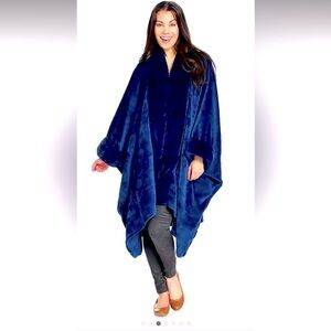 NEW Grand Suites Luxurious Plush Faux Fur wrap - One Size